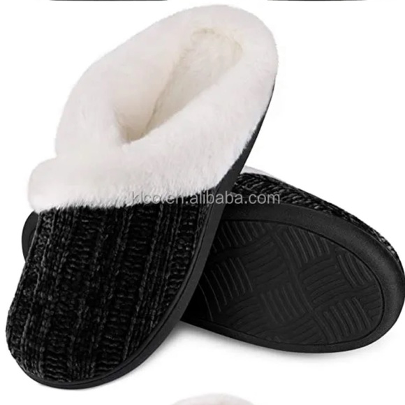 Homitem Slippers Memory Foam Indoor/Outdoor Fleece Lining Anti-Slip
Rubber Sole - Picture 3 of 8